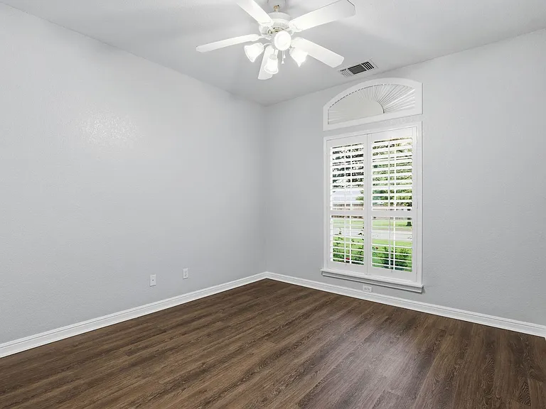 1404 Chaucer Dr — Photo 20