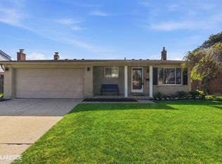 40916 Pickett Ridge Rd, Sterling Heights, MI 48313