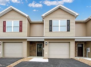 8828 Hillside Way, Waynesboro, PA 17268