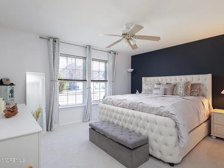 11 Peaksail Dr — Photo 5