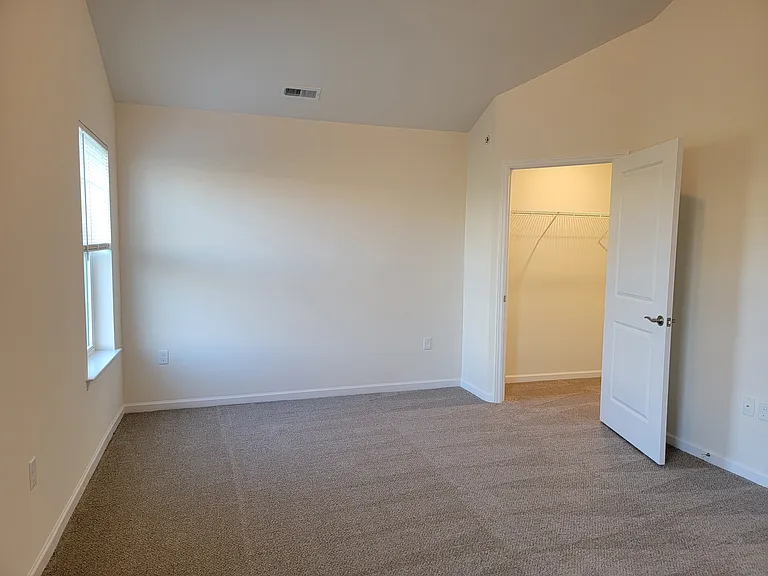 46 Howard Dr — Photo 9