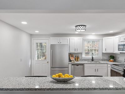 1 John William Dr APT A, Auburn, MA, 01501