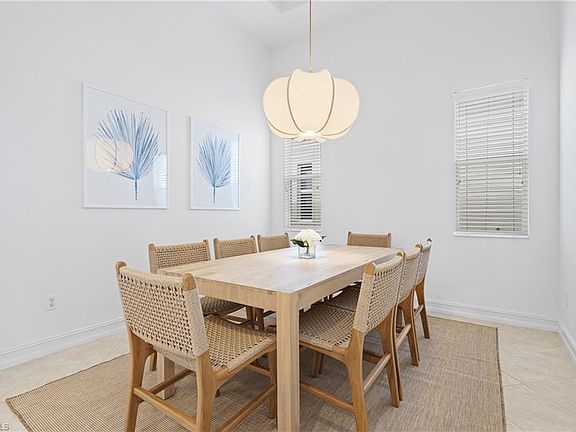 4th image of 7828 Valencia Ct