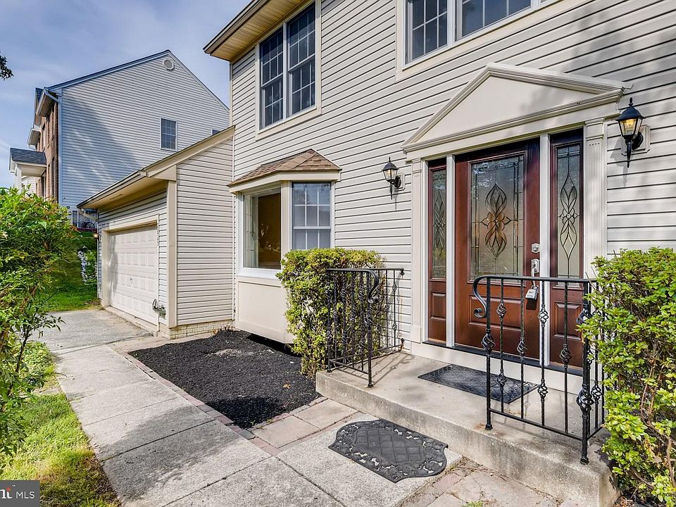 2nd image of 2825 Dana Ct