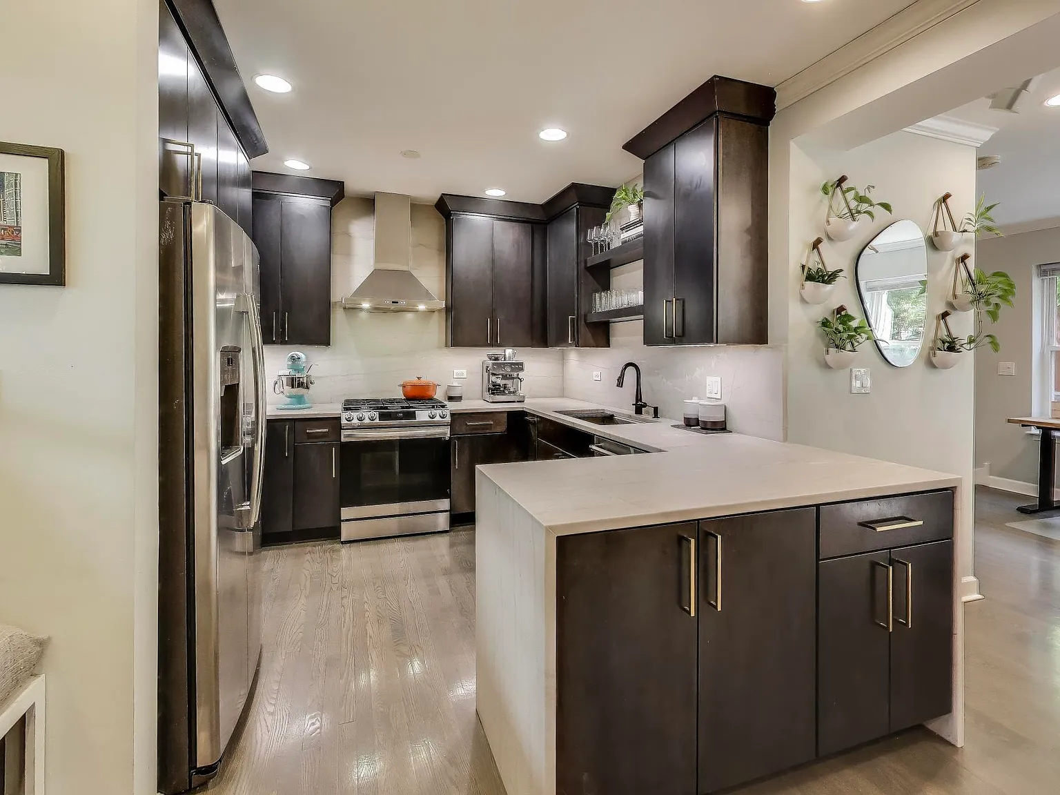 2 bed, 1084 sqft, $3,595 — Photo 2