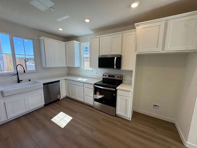 211 Stargaze Ln — Photo 4