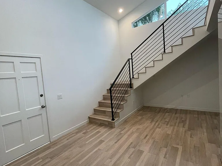 229 Granada Ave #3 — Photo 7