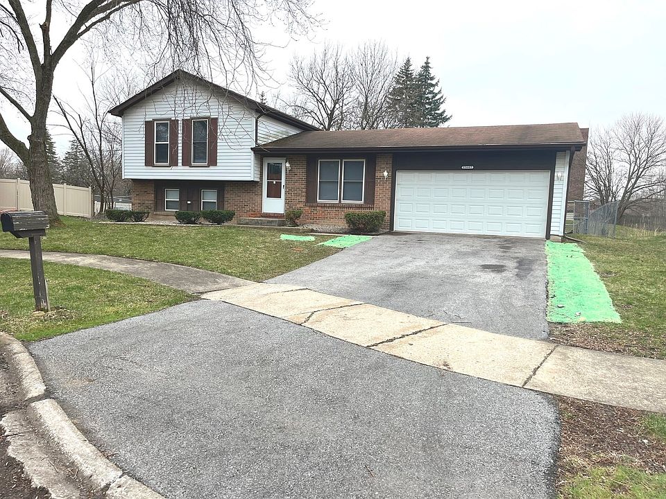 1st image of 22642 Clarendon Ave