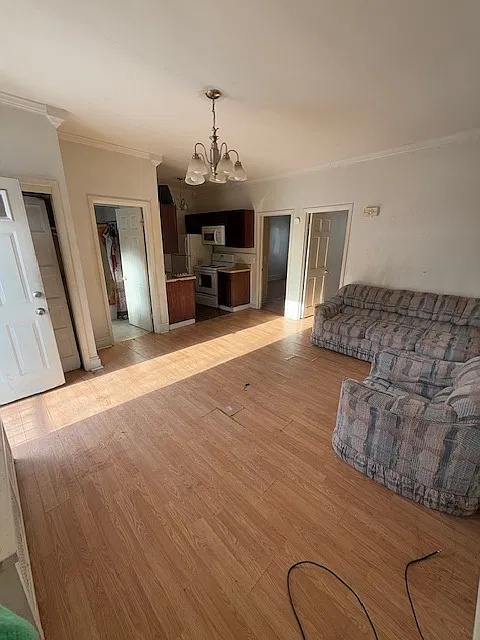 2 bed, $1,100 — Photo 4