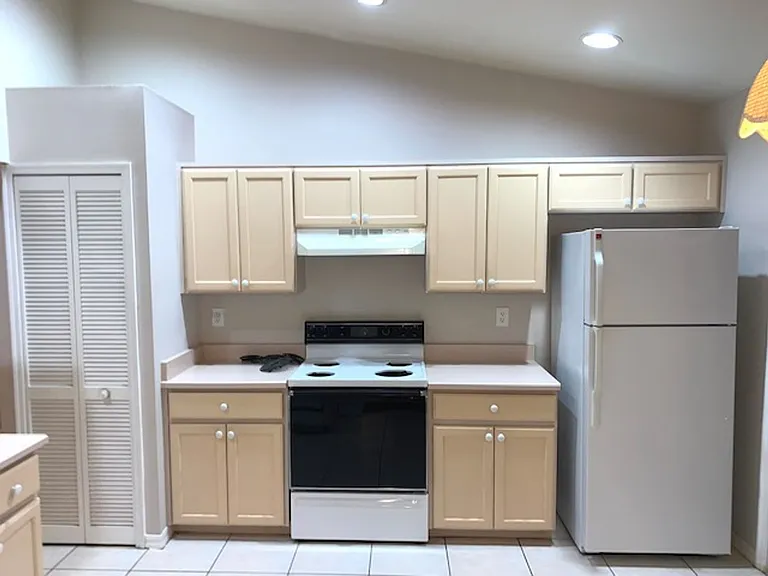 1140 Zachary Ridge Ct — Photo 8