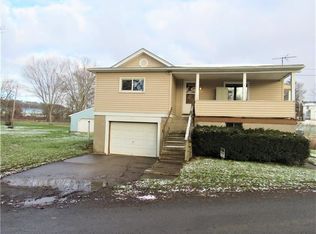 113 Waterfront St, Ellwood City, PA 16117