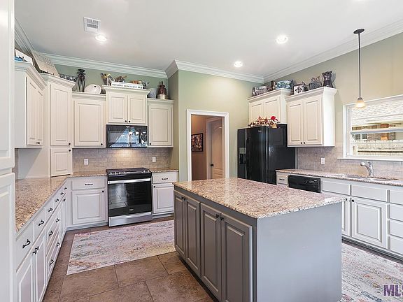 2nd image of 18527 Old Maplewood Dr