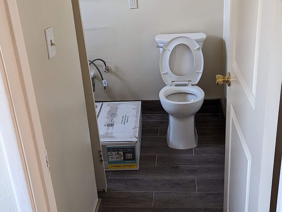 1st image of 3070 Moorpark Ave APT 15
