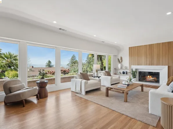 246 Pershing Dr, Oakland, CA 94611