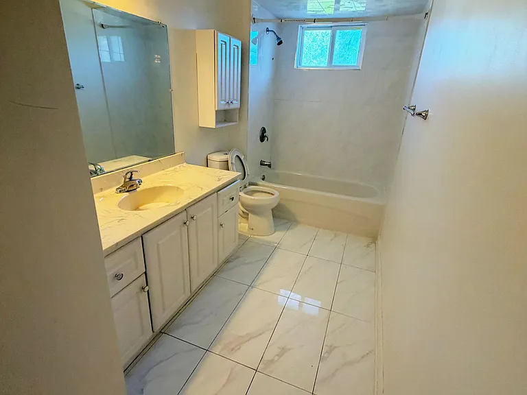 481 Hounslow Ave — Photo 9