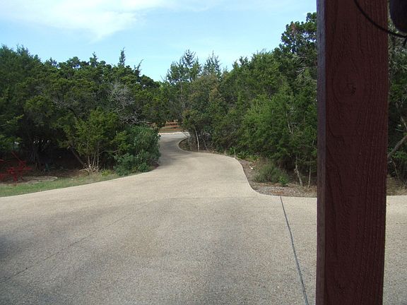 Driveway to street