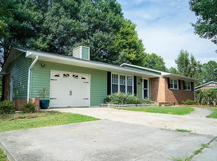 1121 Pineside Dr, Clemmons, NC 27012