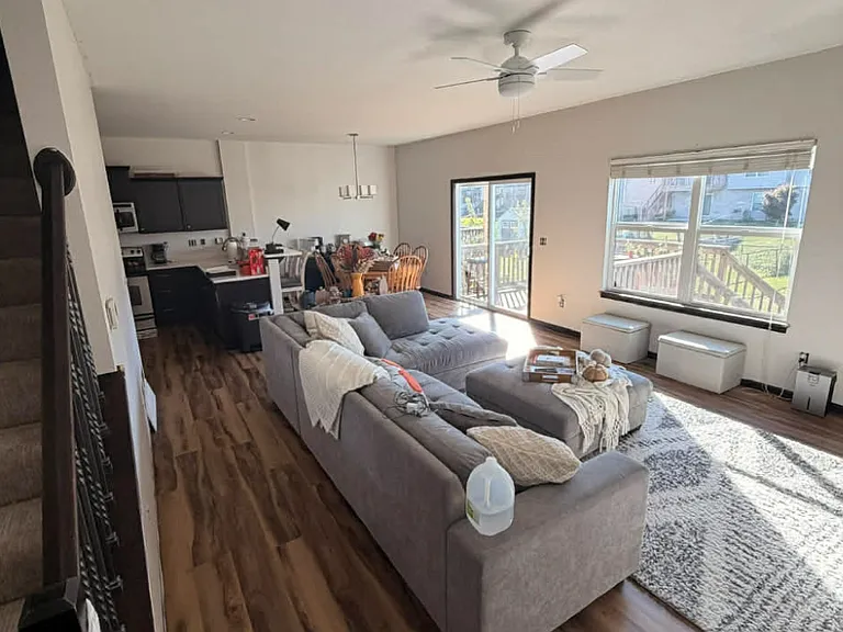1785 Sara Ct — Photo 2
