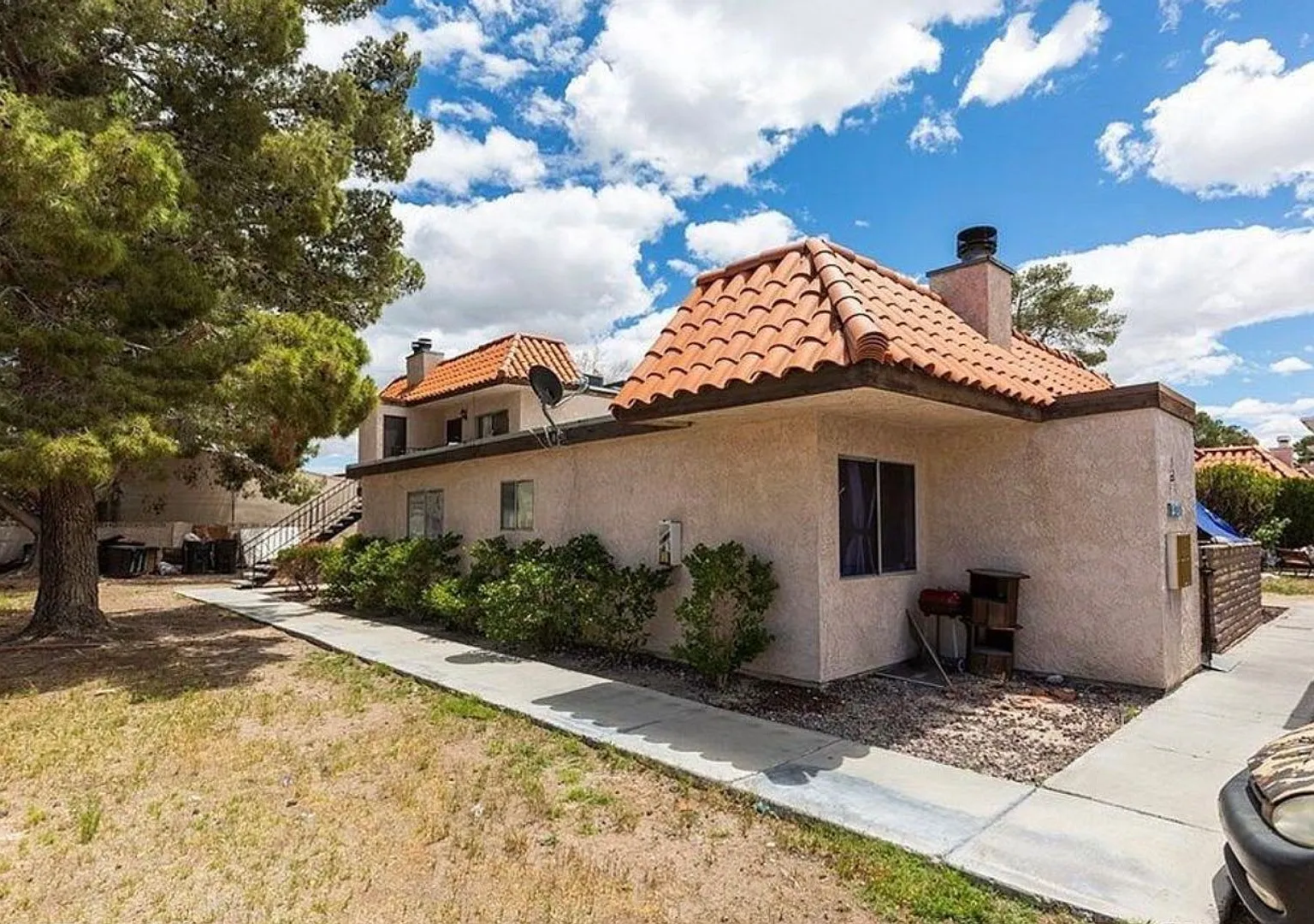 2 bed 2 bath — Photo 1