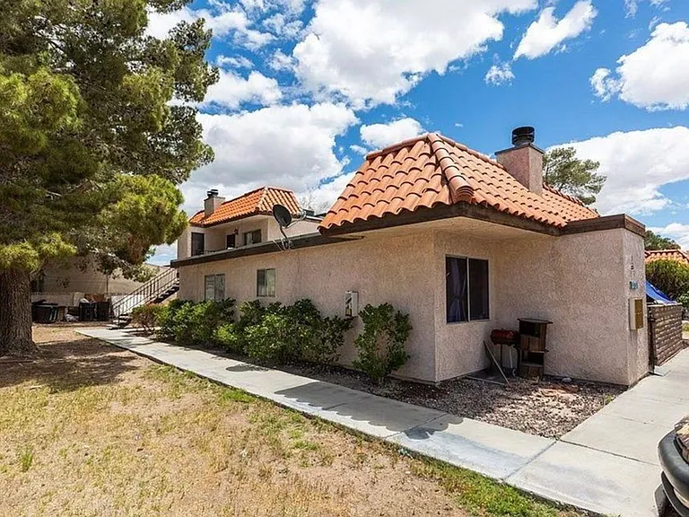 2710 Eldora Cir — Photo 1