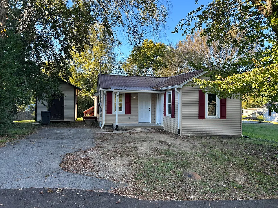 917 Drive E