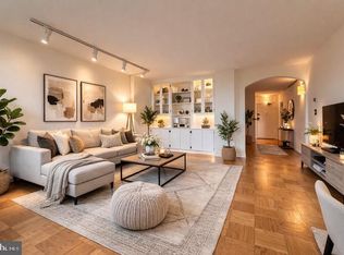 4242 E West Hwy APT 618, Bethesda, MD 20814