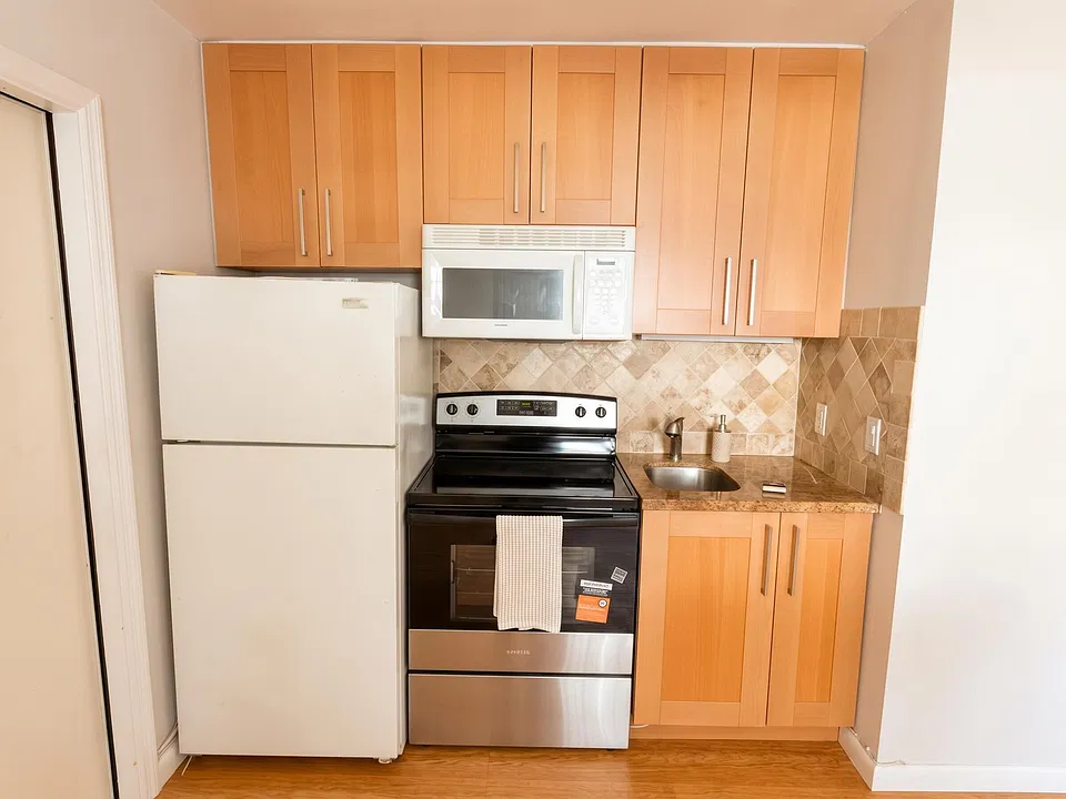 713 SE 18th St #1-5