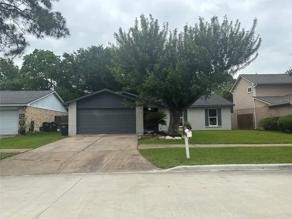 10431 Long River Dr, Sugar Land, TX 77498