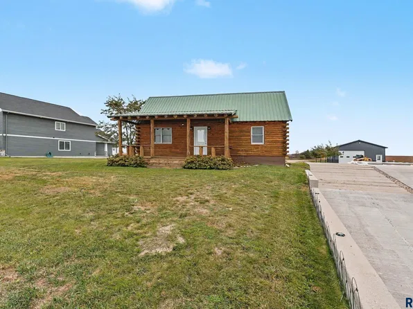 21251 Vantage Point Rd, Lake Preston, SD 57249