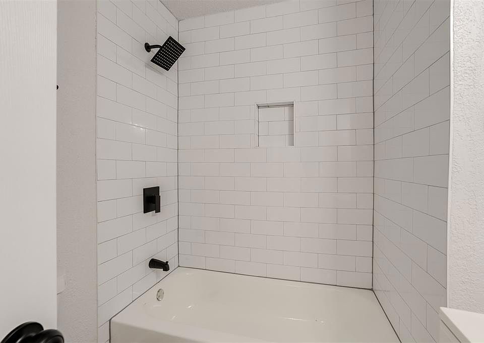 1st image of 3407 S Lee Ave
