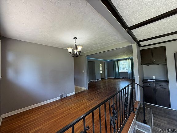 5th image of 129 Maple Rd