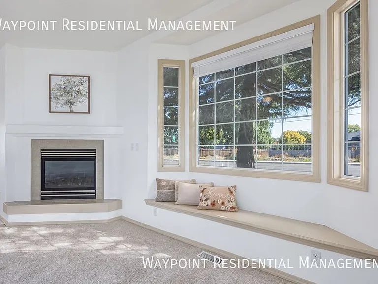 9640 W Sleepy Hollow Ln — Photo 8