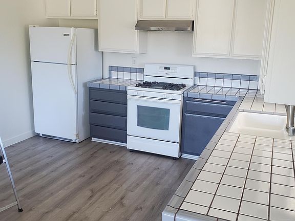 2nd image of 801 Bennett Ave #B