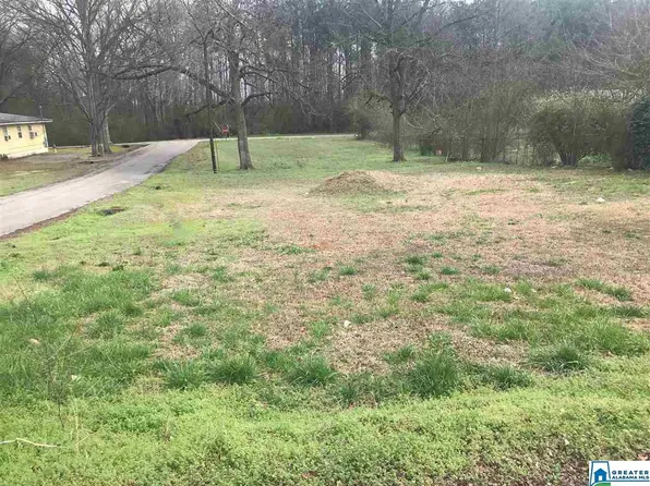 207 2nd Ave SE, Graysville, AL 35073