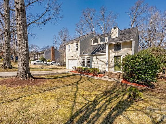 2nd image of 11114 Blue Heron Dr