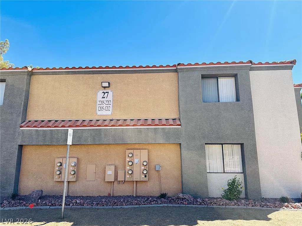 1 bed, 1.0 bath, 704 sqft, $1,095 — Photo 2
