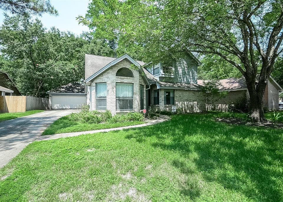 1st image of 15519 Lago Villa Dr