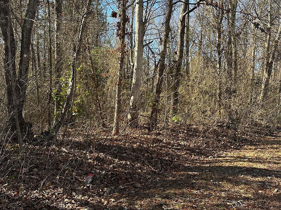2nd image of 105 Como Dr