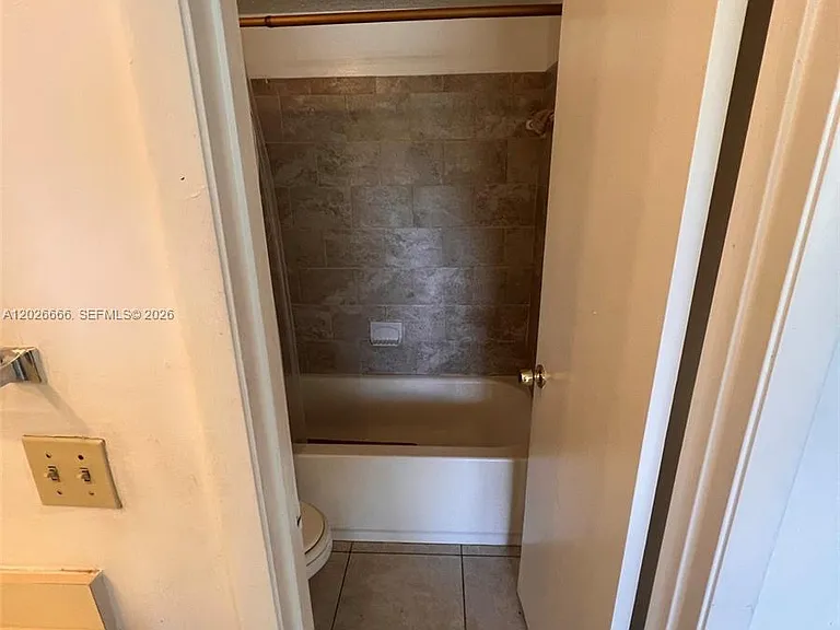 4581 W McNab Rd #20 — Photo 25