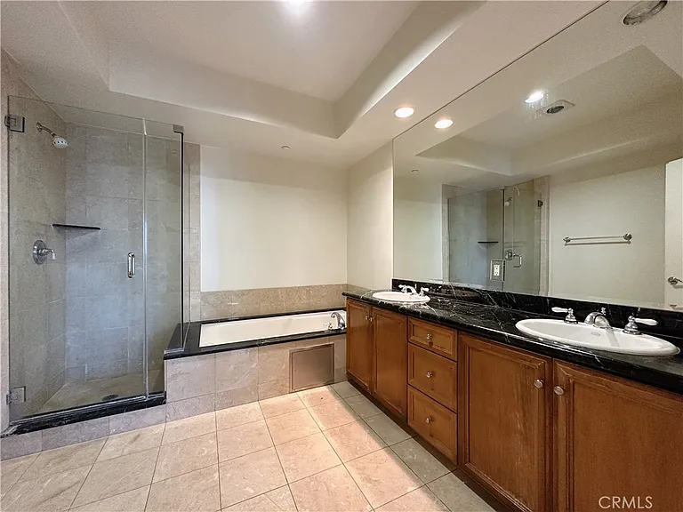 320 S Willaman Dr #402 — Photo 27