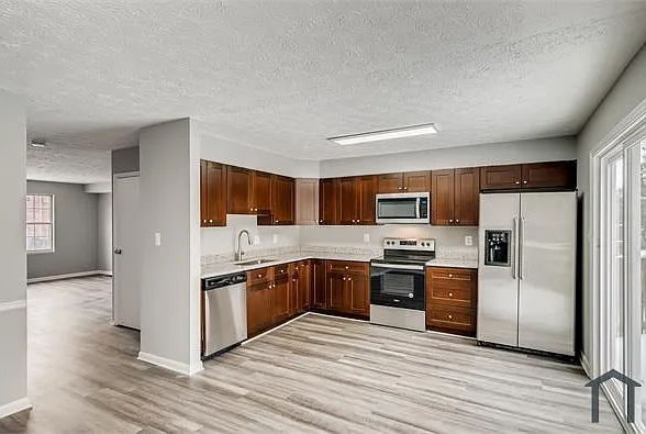 2842 Beckon Dr — Photo 2