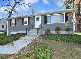 21 Old Middletown Ave, East Hampton, CT 06424