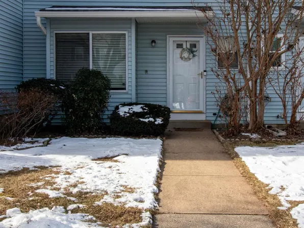 98 Brookview Cir, Jamesburg, NJ 08831