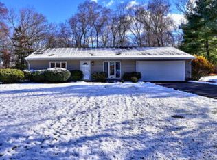 33 Merrimac Dr, Trumbull, CT 06611