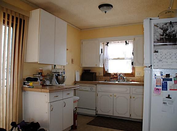 3rd image of 3219 E 42nd Ct