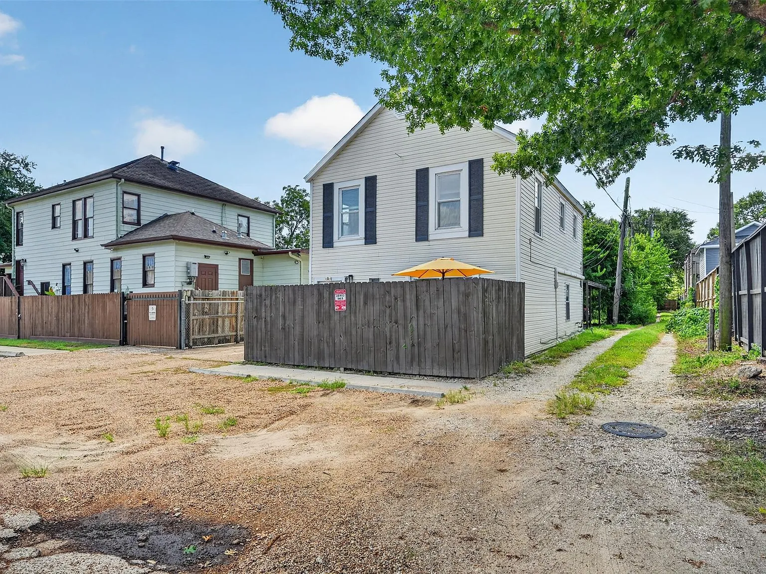 1 bed, 1.0 bath, 670 sqft, $1,575 — Photo 2