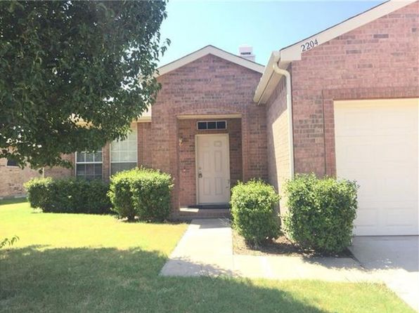 2204 Hickory Dr