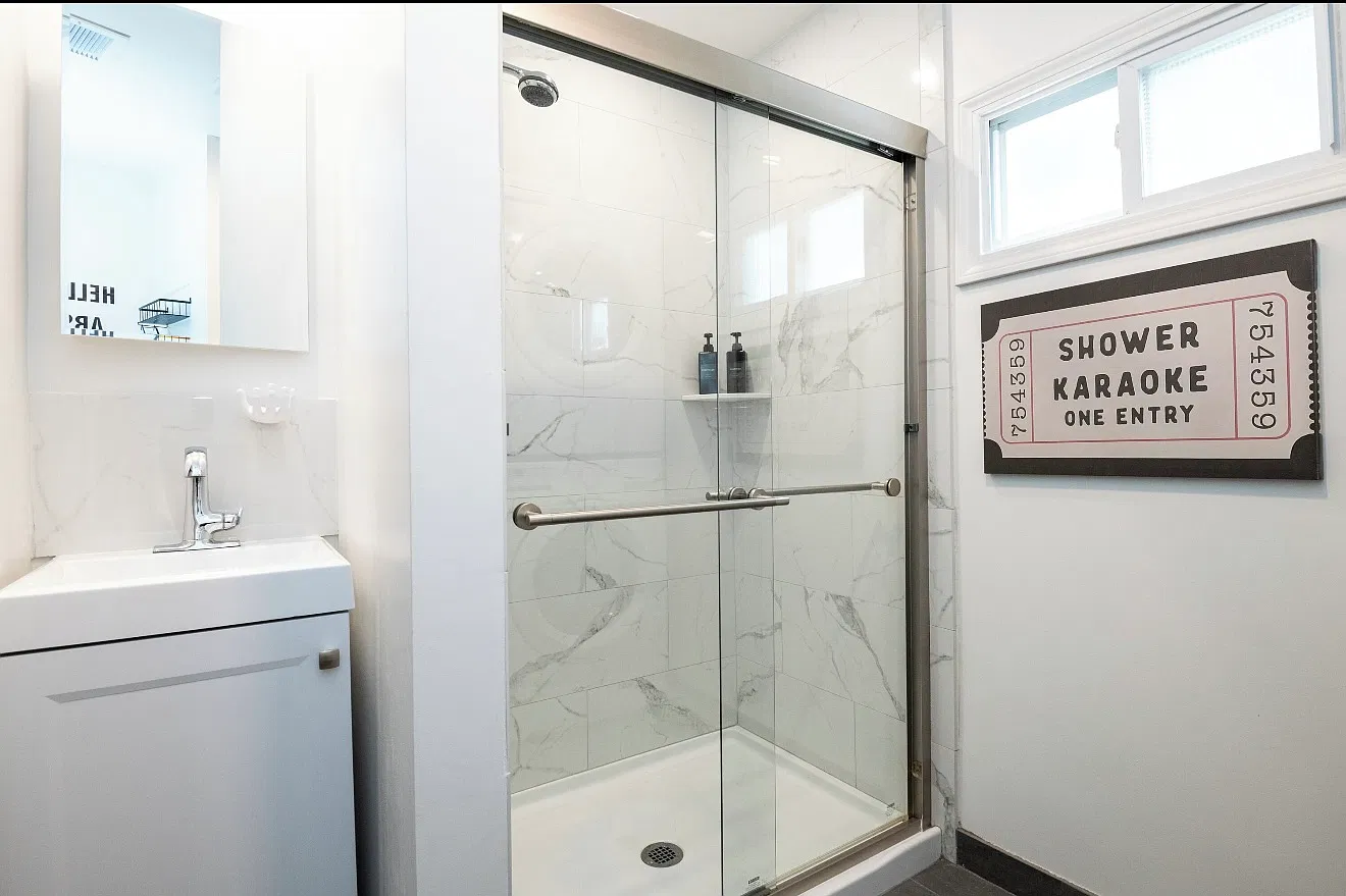 2 bed, 950 sqft, $3,500 — Photo 3