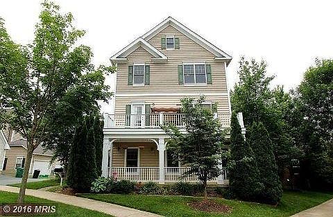 Souther Comfort Style On The Outside, Modern Designer Interi