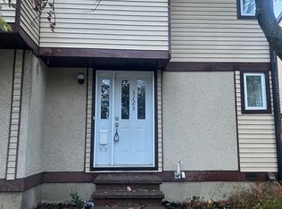 3123 Quail Dr, Ottawa, ON K1T1T9